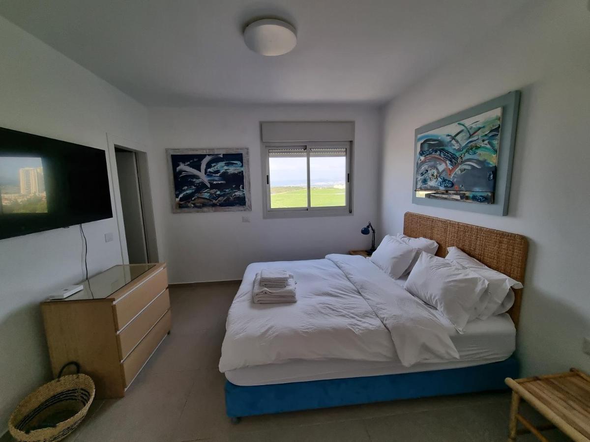 Beachfront Gallery Άκρα Εξωτερικό φωτογραφία