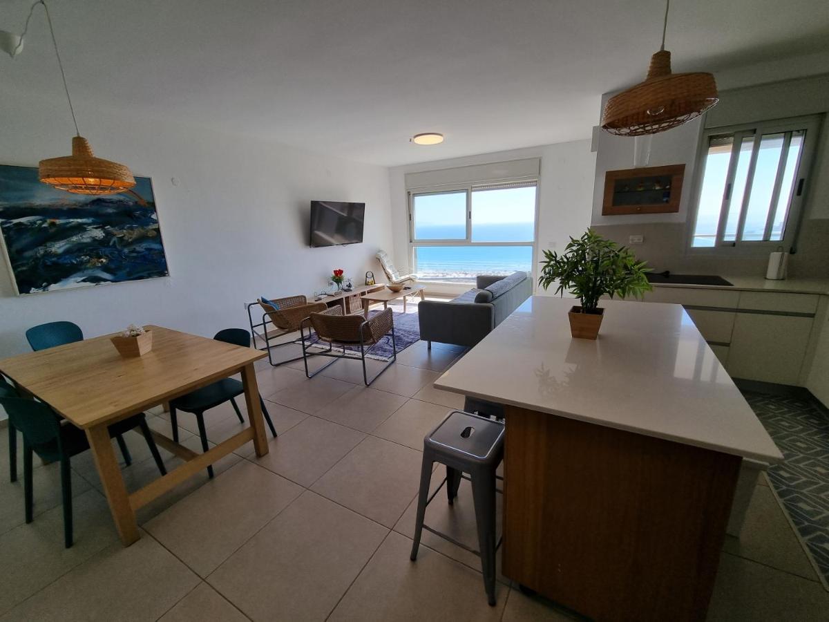 Beachfront Gallery Άκρα Εξωτερικό φωτογραφία