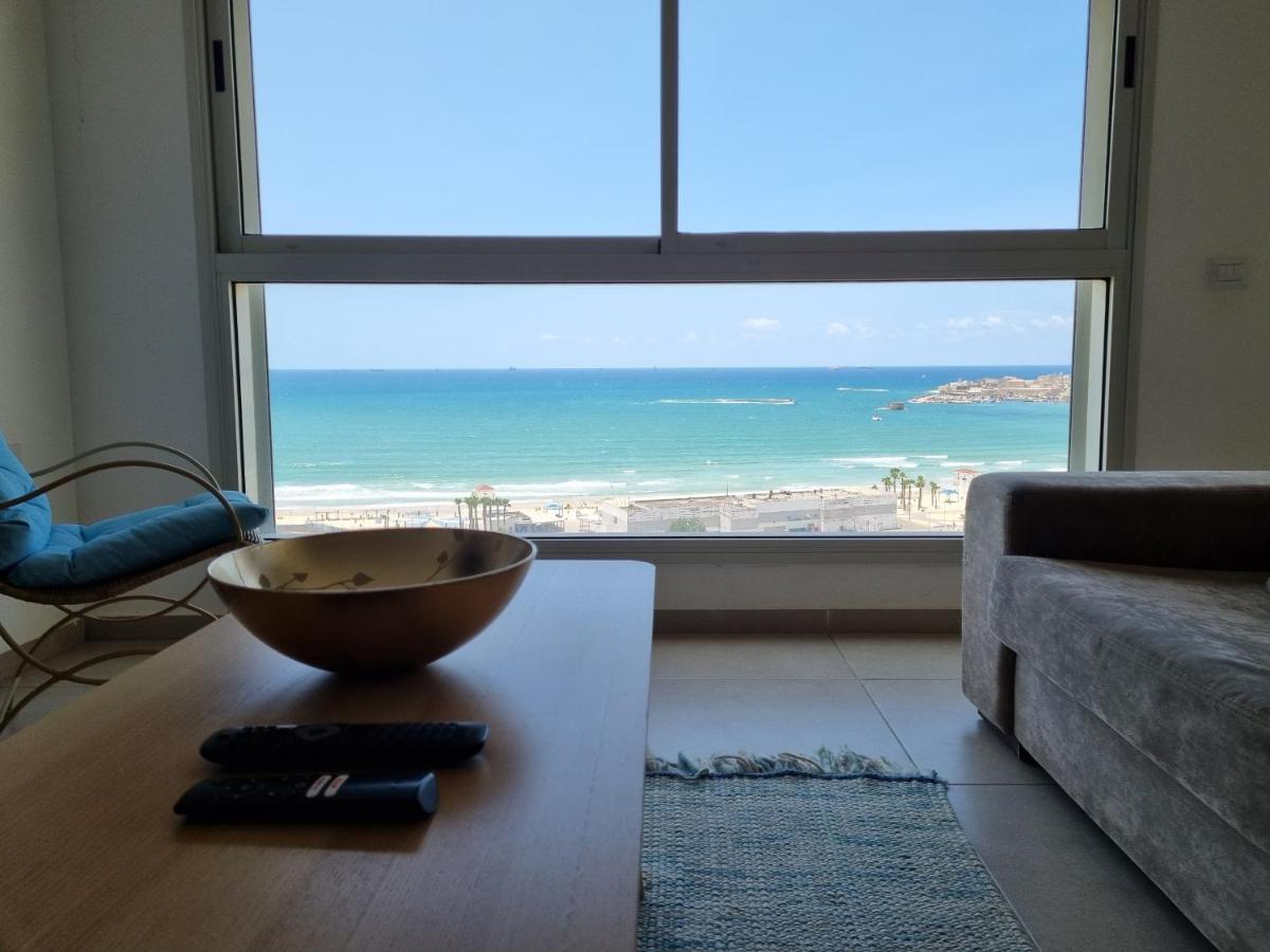 Beachfront Gallery Άκρα Εξωτερικό φωτογραφία