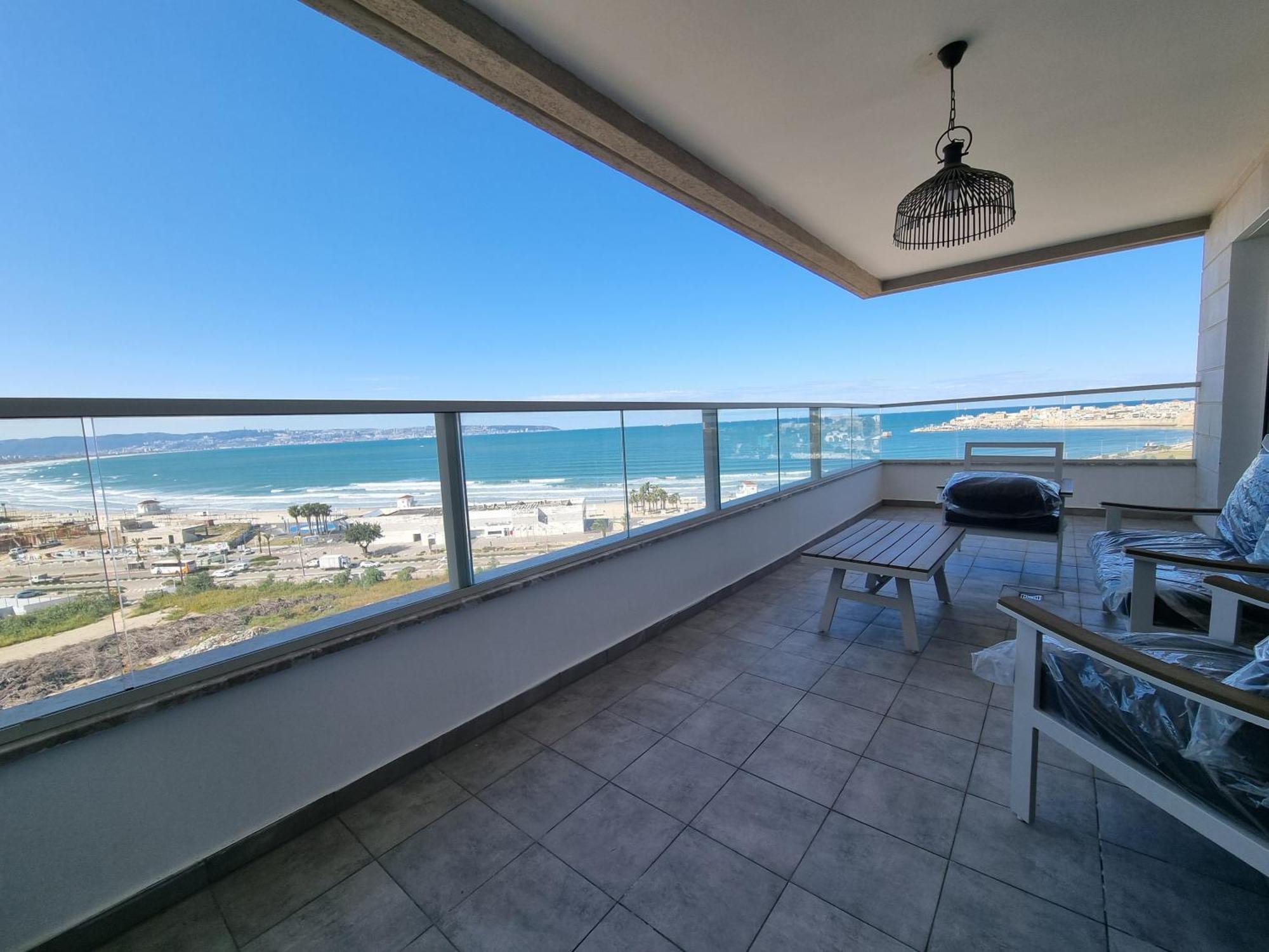 Beachfront Gallery Άκρα Εξωτερικό φωτογραφία
