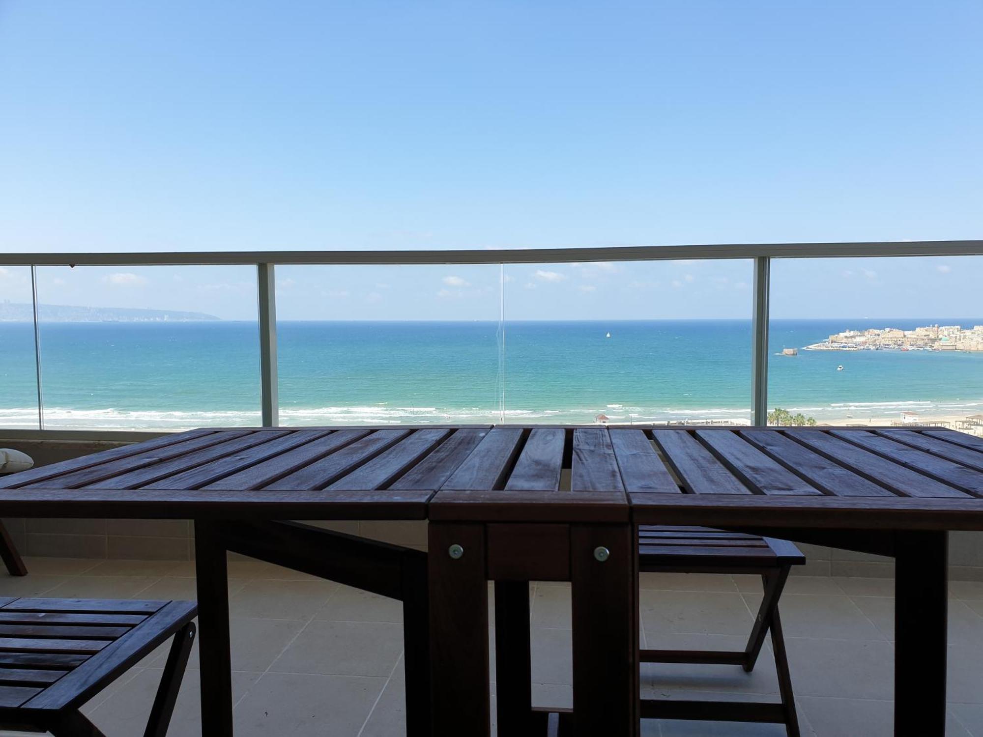 Beachfront Gallery Άκρα Εξωτερικό φωτογραφία