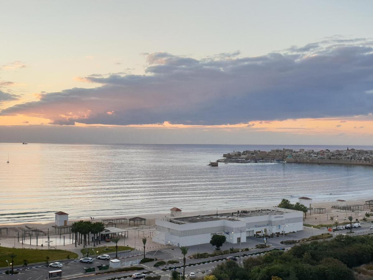Beachfront Gallery Άκρα Εξωτερικό φωτογραφία